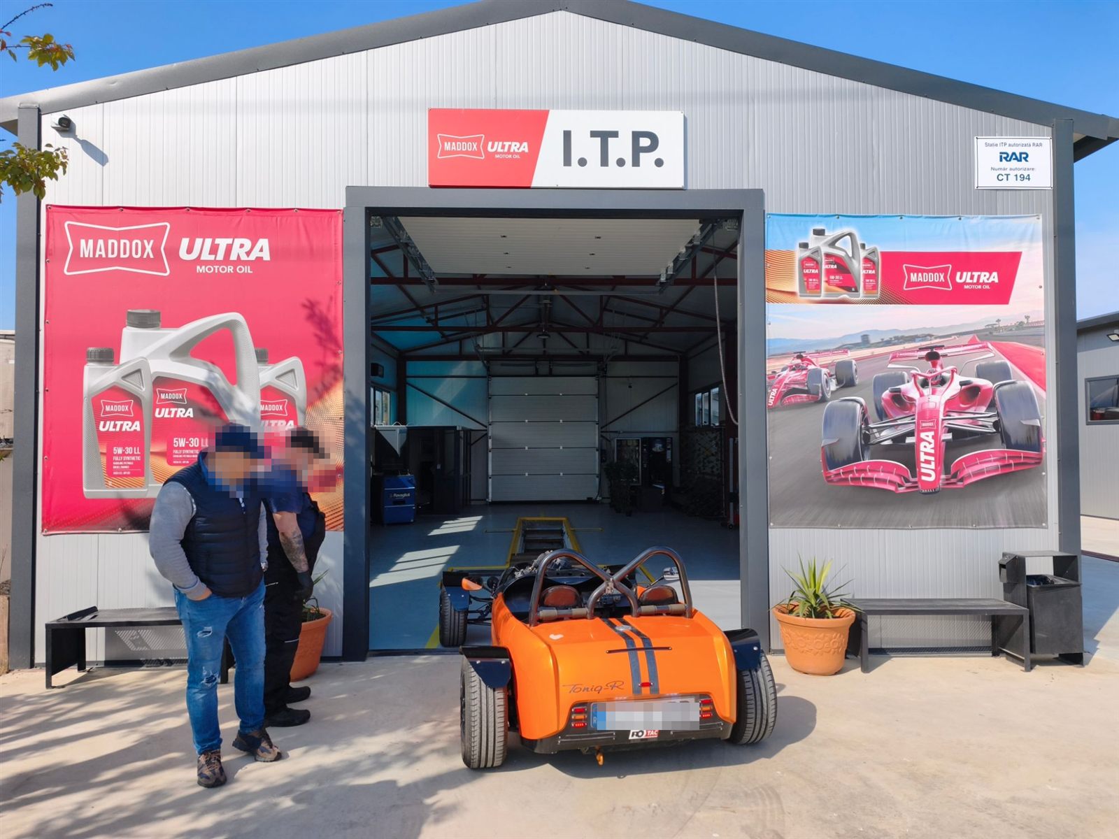 Roadster portocaliu la ITP - statia ITP TotalDez Constanta, RAR CT 194